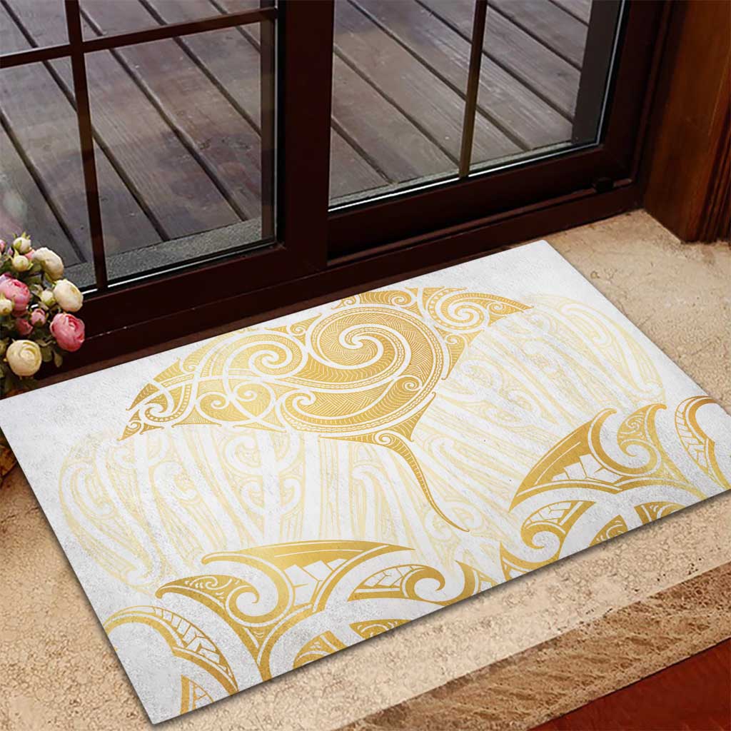 Gold White New Zealand Manta Ray Rubber Doormat Aotearoa Maori Haehae - Aussie Hoodie