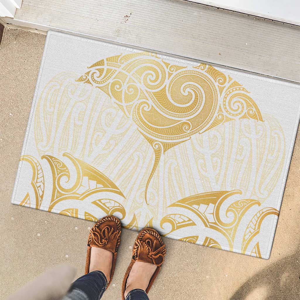 Gold White New Zealand Manta Ray Rubber Doormat Aotearoa Maori Haehae - Aussie Hoodie