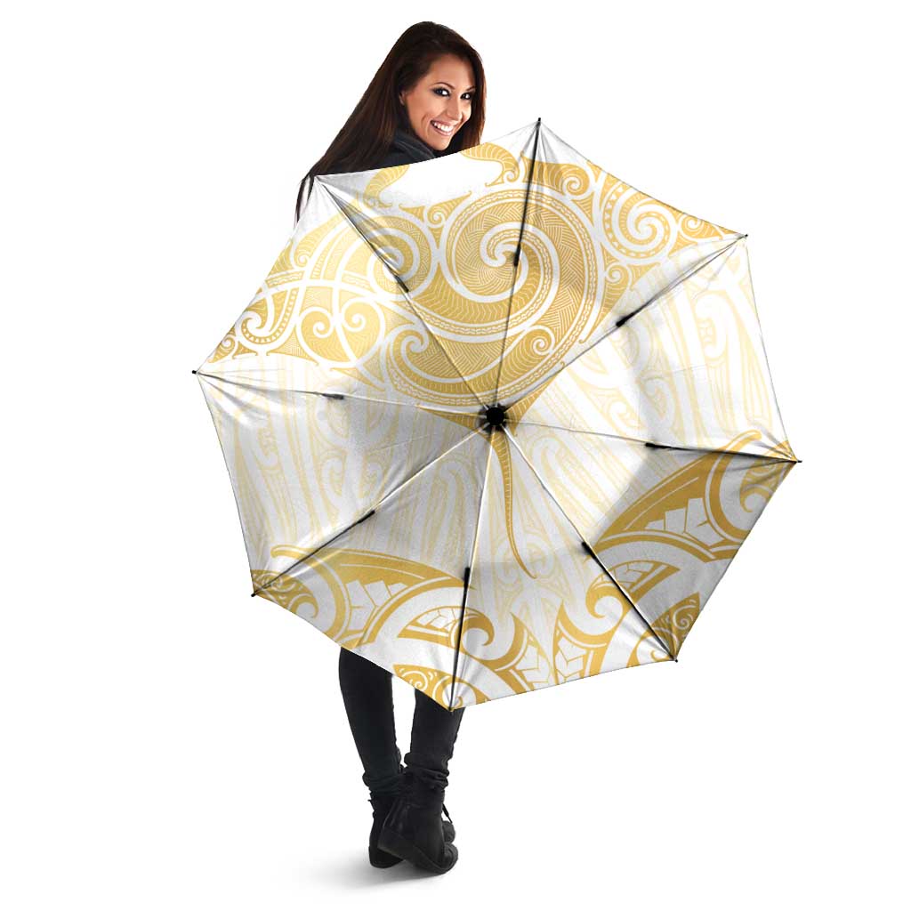 Gold White New Zealand Manta Ray Umbrella Aotearoa Maori Haehae - Aussie Hoodie