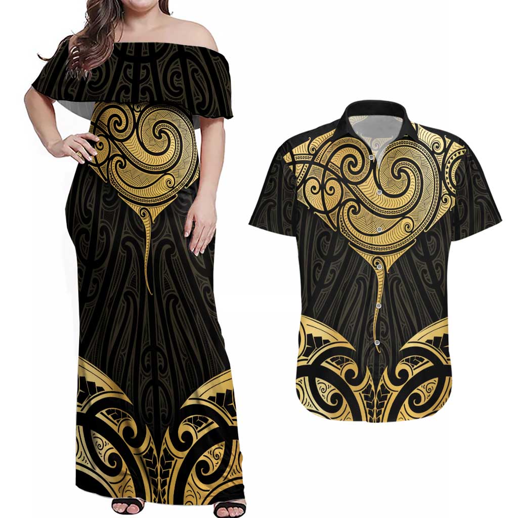 Gold Black New Zealand Manta Ray Couples Matching Off Shoulder Maxi Dress and Hawaiian Shirt Aotearoa Maori Haehae - Aussie Hoodie
