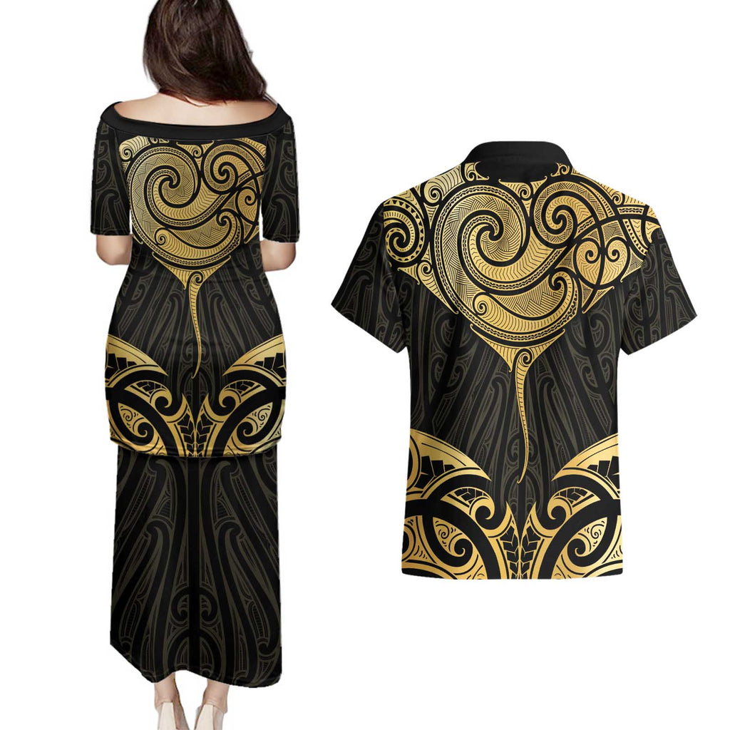 Gold Black New Zealand Manta Ray Couples Matching Puletasi and Hawaiian Shirt Aotearoa Maori Haehae - Aussie Hoodie