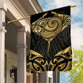 Gold Black New Zealand Manta Ray Garden Flag Aotearoa Maori Haehae - Aussie Hoodie