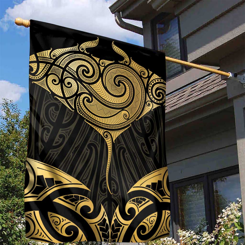 Gold Black New Zealand Manta Ray Garden Flag Aotearoa Maori Haehae - Aussie Hoodie