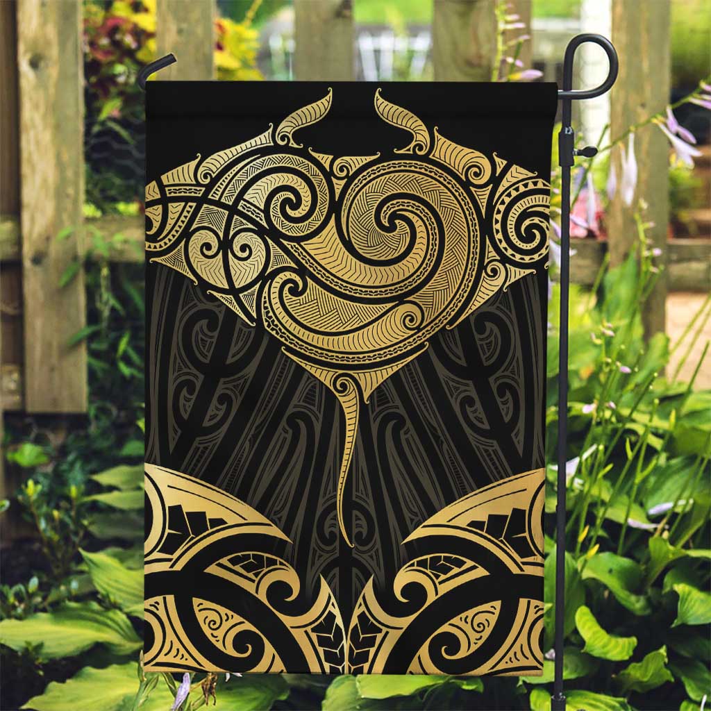 Gold Black New Zealand Manta Ray Garden Flag Aotearoa Maori Haehae - Aussie Hoodie