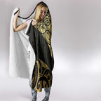 Gold Black New Zealand Manta Ray Hooded Blanket Aotearoa Maori Haehae - Aussie Hoodie