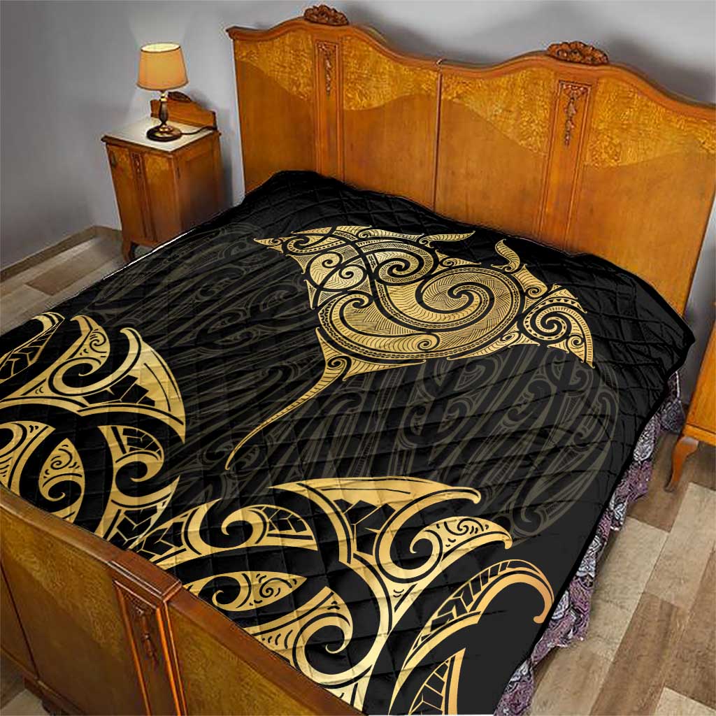 Gold Black New Zealand Manta Ray Quilt Aotearoa Maori Haehae - Aussie Hoodie
