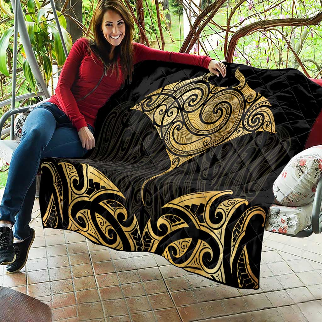 Gold Black New Zealand Manta Ray Quilt Aotearoa Maori Haehae - Aussie Hoodie