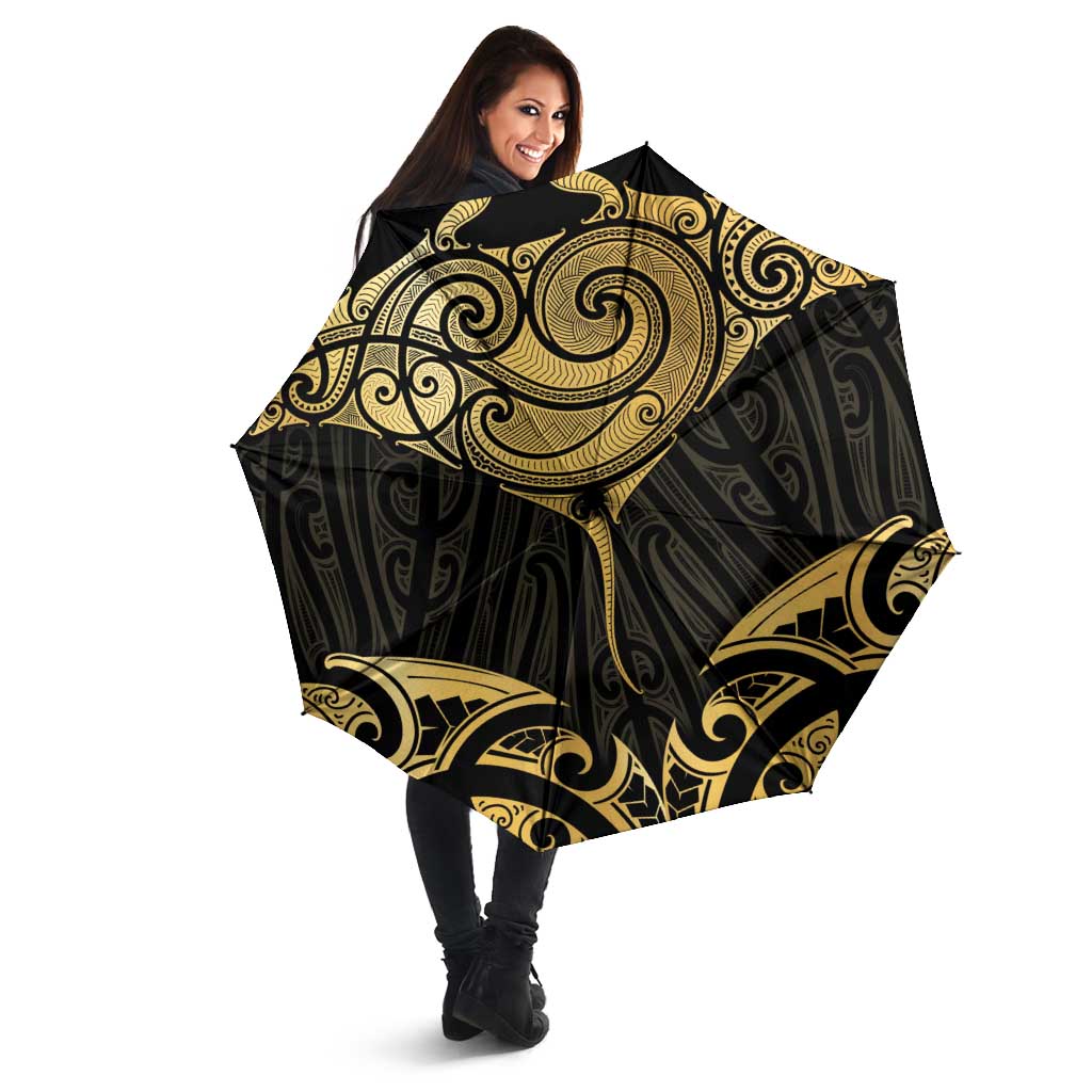Gold Black New Zealand Manta Ray Umbrella Aotearoa Maori Haehae - Aussie Hoodie