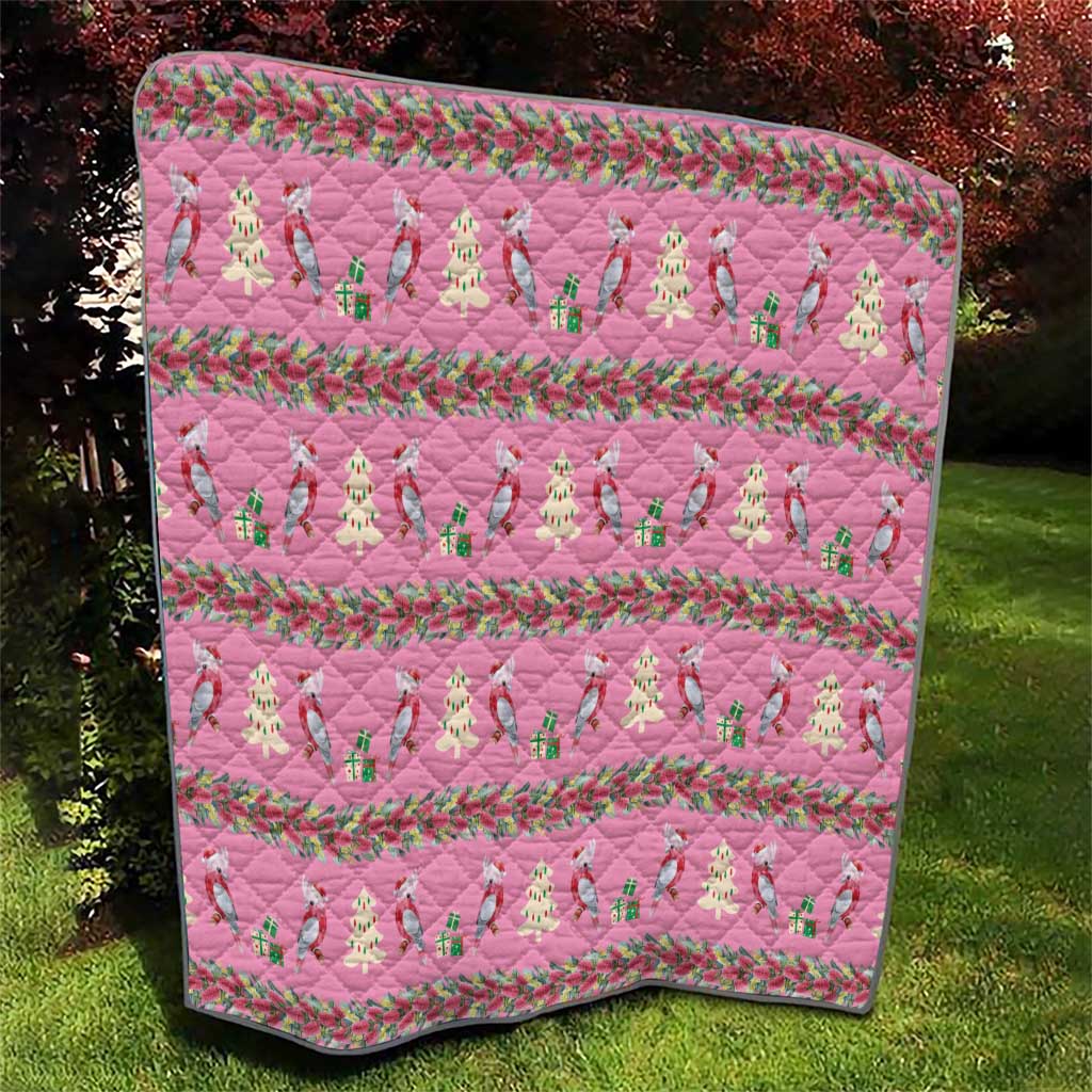 Australia Pink Galah Christmas Quilt Eolophus Roseicapilla Bottlebrush Seamless - Aussie Hoodie