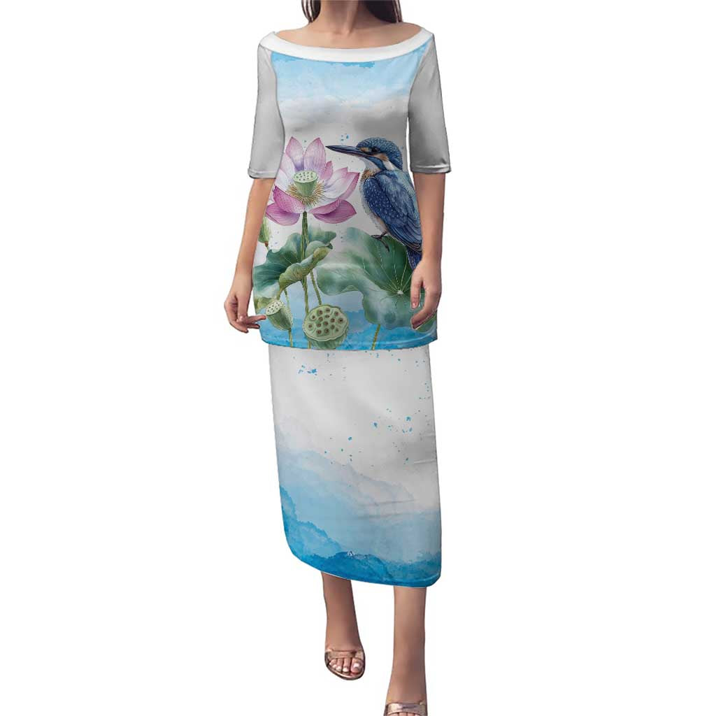 Australia Azure Kingfisher Puletasi Ceyx Azureus Sacred Lotus Watercolor - Aussie Hoodie