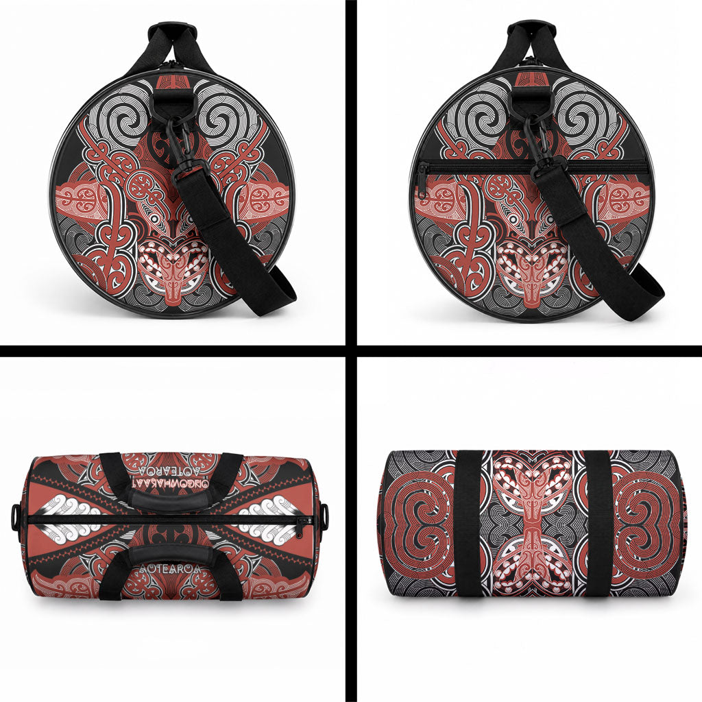 Aotearoa Iwi Rongowhakaata Duffle Bag Maori Kowhaiwhai Pattern