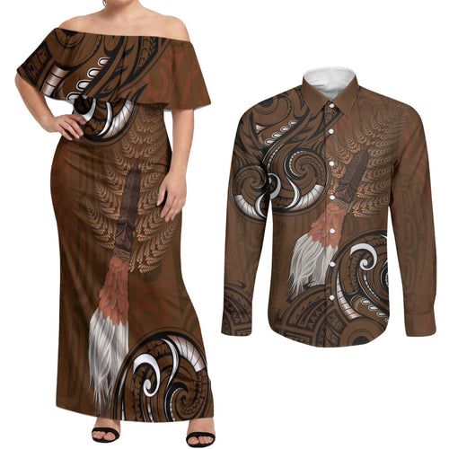 New Zealand Taiaha Couples Matching Off Shoulder Maxi Dress and Long Sleeve Button Shirt Maori Weapon Silver Fern Maori Pattern