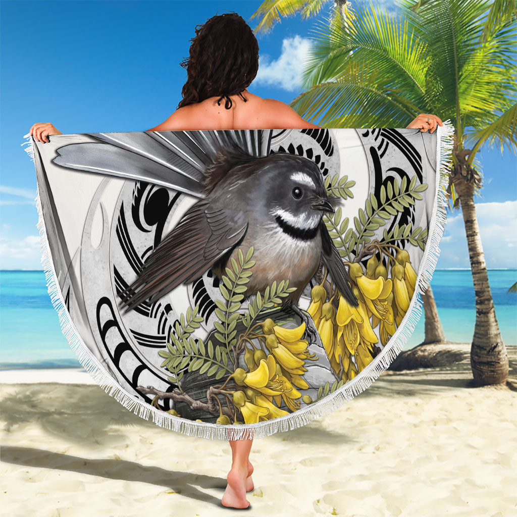 New Zealand Fantail Bird Beach Blanket Maori Piwakawaka Kowhai Maori Pattern