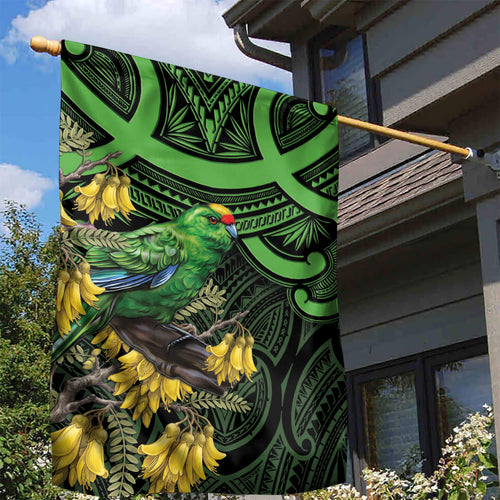 New Zealand Parakeet Bird Garden Flag Maori Kakariki Kowhai Maori Pattern