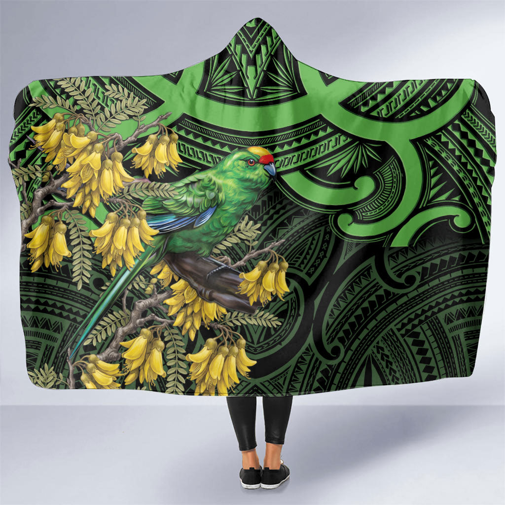 New Zealand Parakeet Bird Hooded Blanket Maori Kakariki Kowhai Maori Pattern