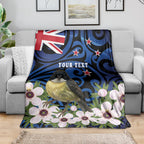 Tomtit New Zealand Personalised Blanket Miromiro Manuka Flower Maori Pattern