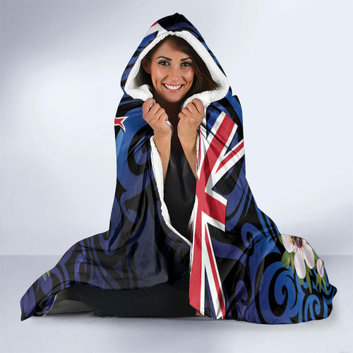 Tomtit New Zealand Personalised Hooded Blanket Miromiro Manuka Flower Maori Pattern