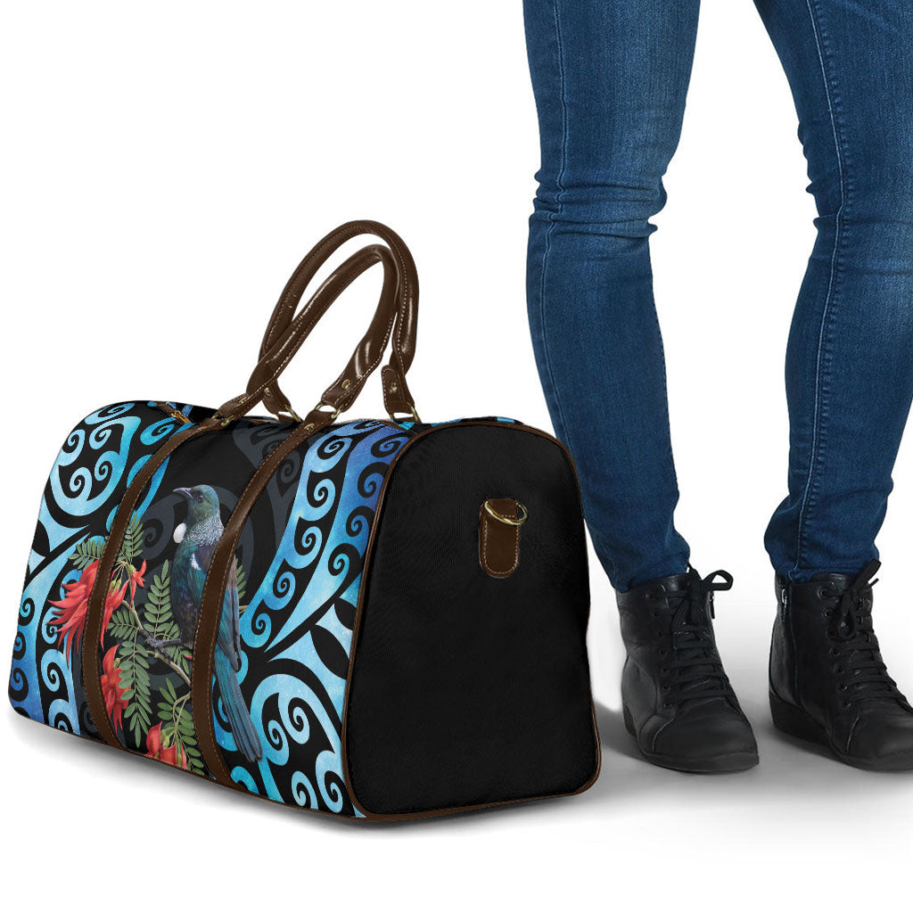 Tui Bird Kakabeak New Zealand Travel Bag Clianthus Galaxy Maori Koru Pattern