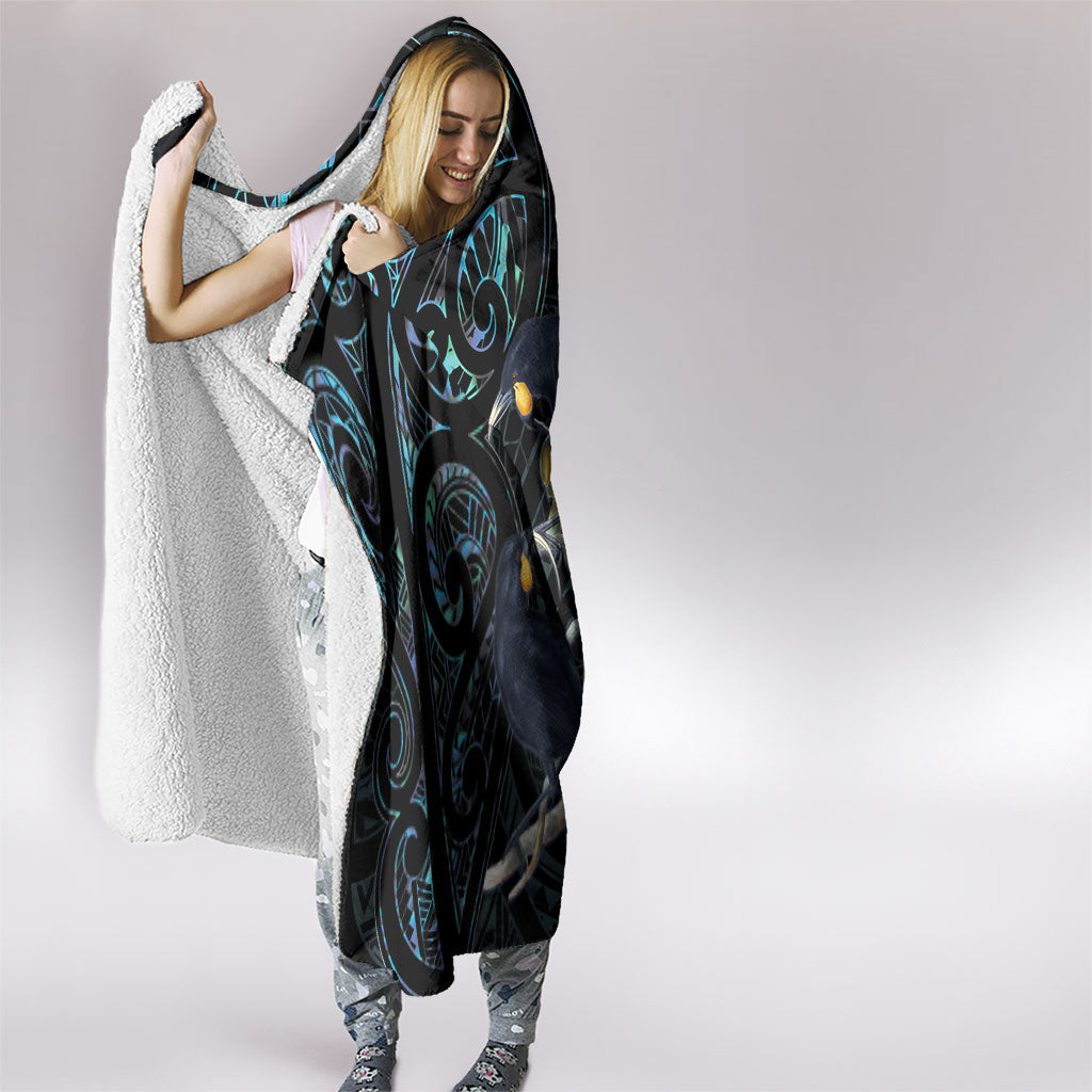 New Zealand Huia Bird Hooded Blanket Paua Shell Maori Pattern