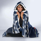 New Zealand Tui Bird Christmas Hooded Blanket Pohutukawa Xmas Tree Meri Kirihimete