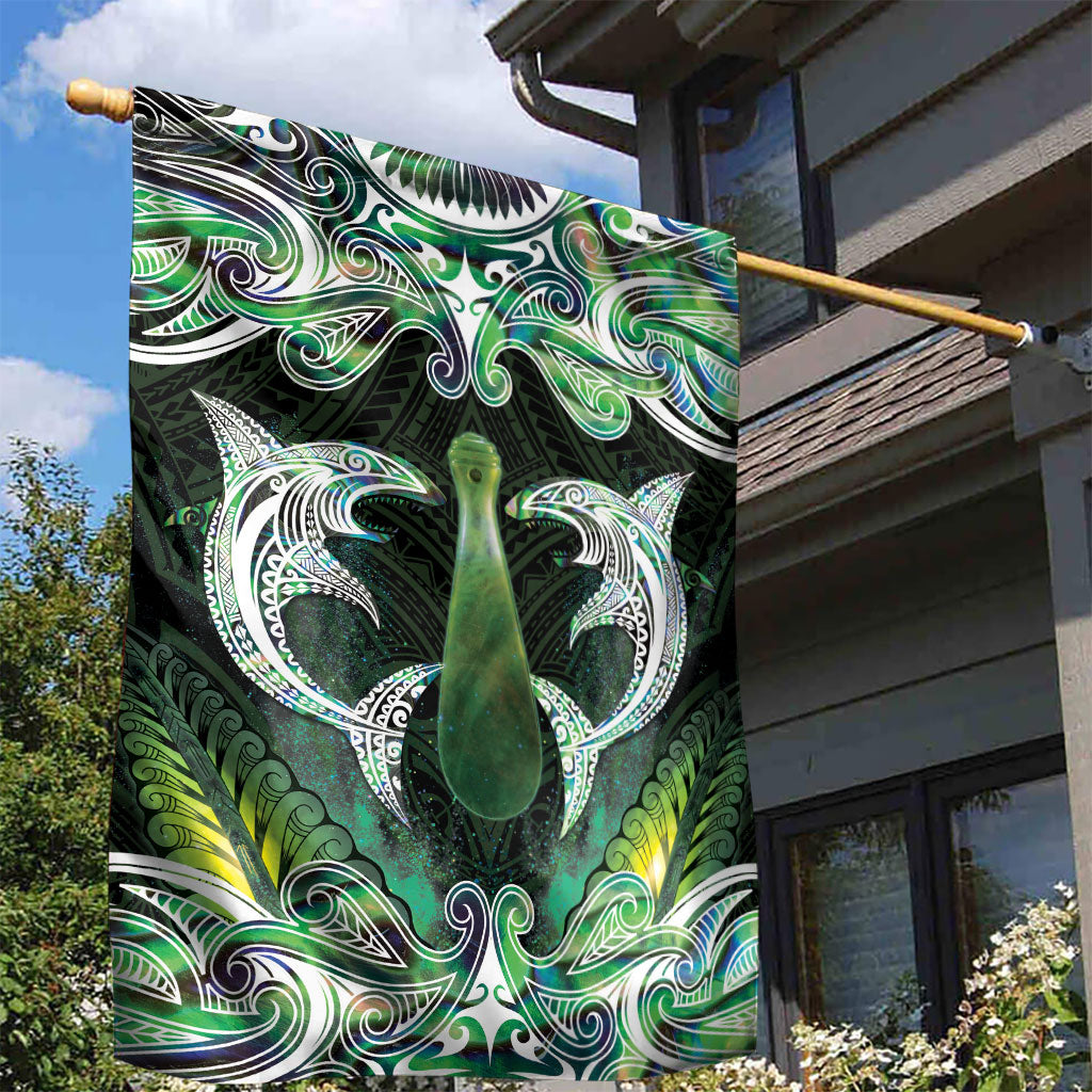 New Zealand Mere Pounamu Weapon Garden Flag Aotearoa Mango Paua Shell Maori Pattern