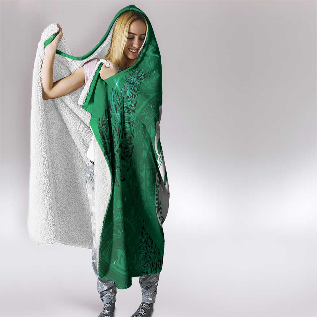 New Zealand Matariki Hooded Blanket Maori Manaia Galaxy Silver Fern Green Color