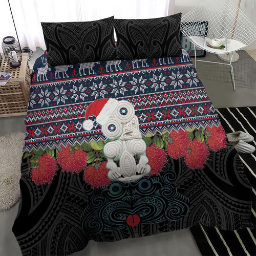 New Zealand Hei Tiki Christmas In July Bedding Set Pohutukawa Santa Xmas Polynesian Pattern