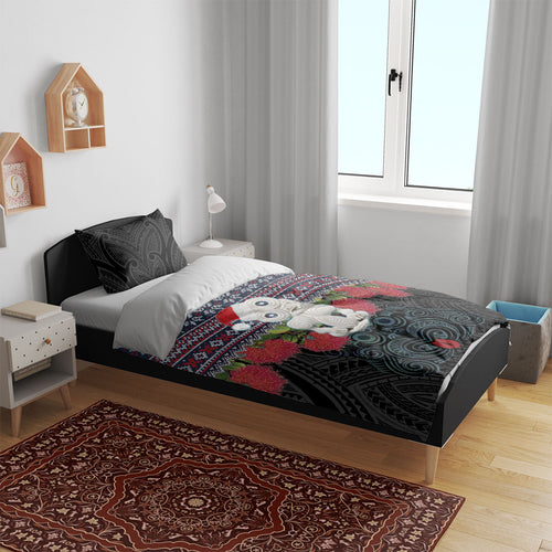 New Zealand Hei Tiki Christmas In July Bedding Set Pohutukawa Santa Xmas Polynesian Pattern