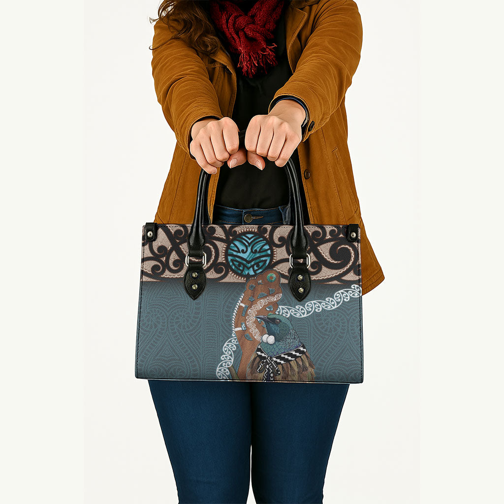New Zealand Tui Bird Maripi Leather Bag Maori Weapon Kowhaiwhai Pattern