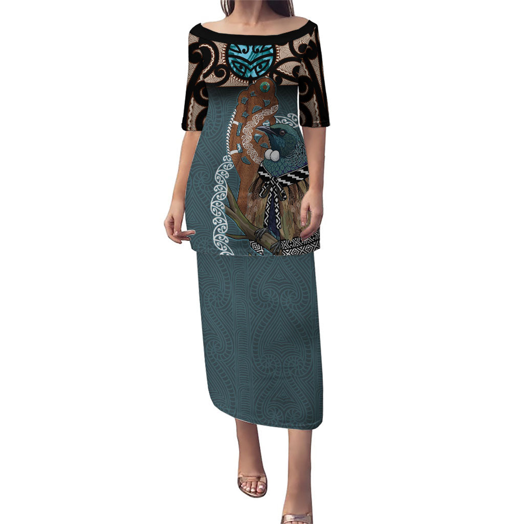 New Zealand Tui Bird Maripi Puletasi Maori Weapon Kowhaiwhai Pattern