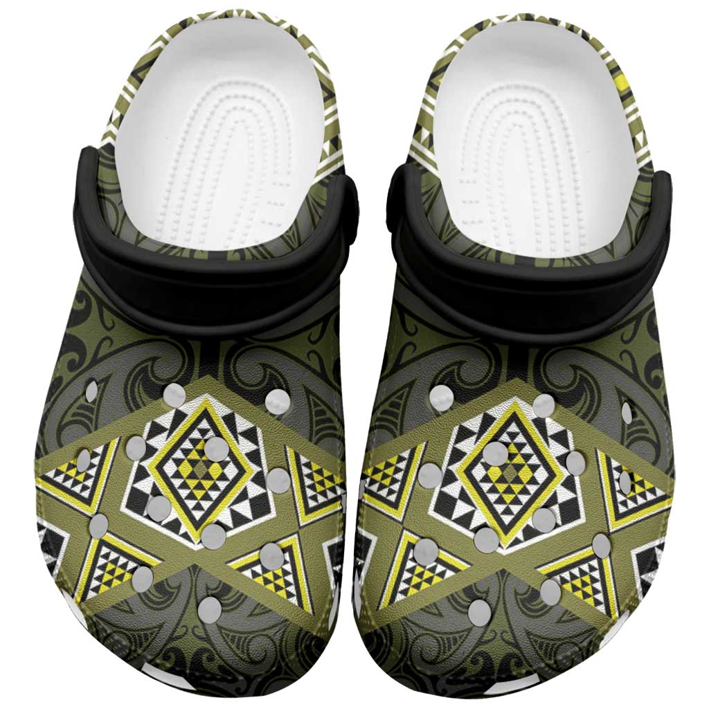 New Zealand Aotearoa Clogs Shoes Yellow Taniko Art Maori Pattern - Aussie Hoodie
