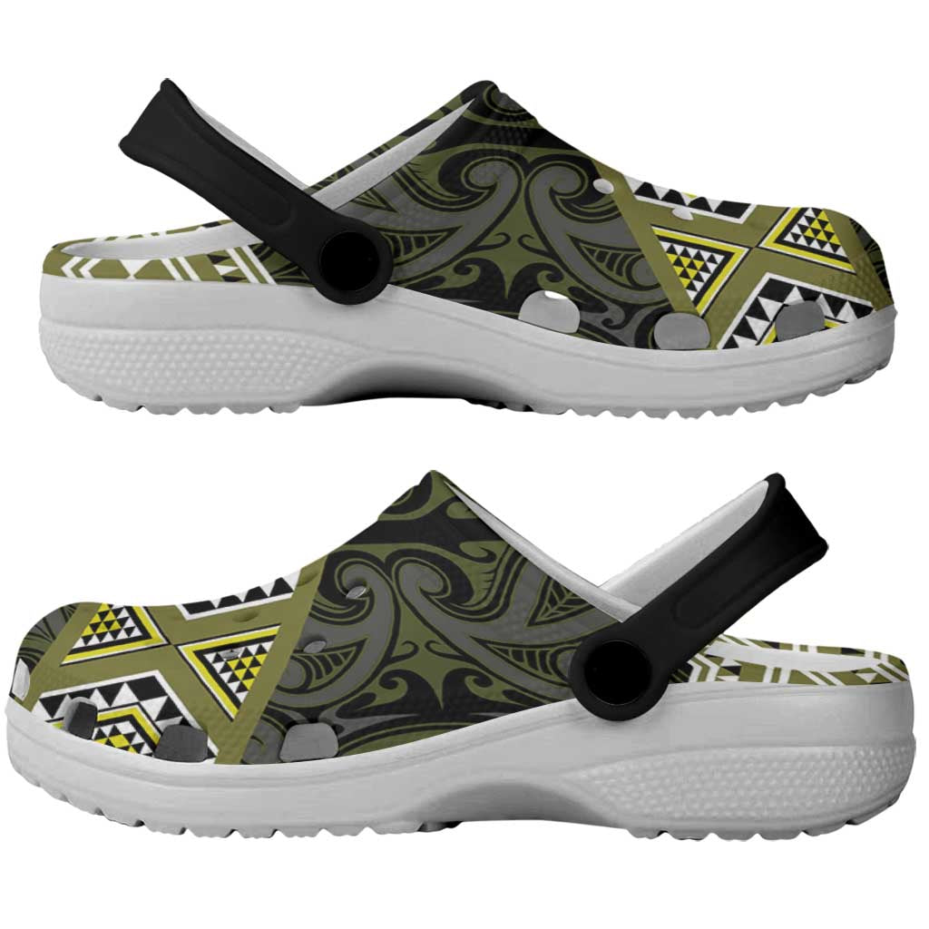 New Zealand Aotearoa Clogs Shoes Yellow Taniko Art Maori Pattern - Aussie Hoodie