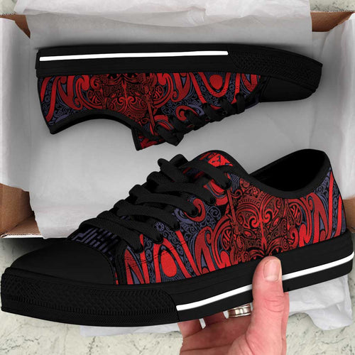 New Zealand Taiaha Maori Low Top Shoes Whero Minimalist Silver Fern Tukutuku Motif