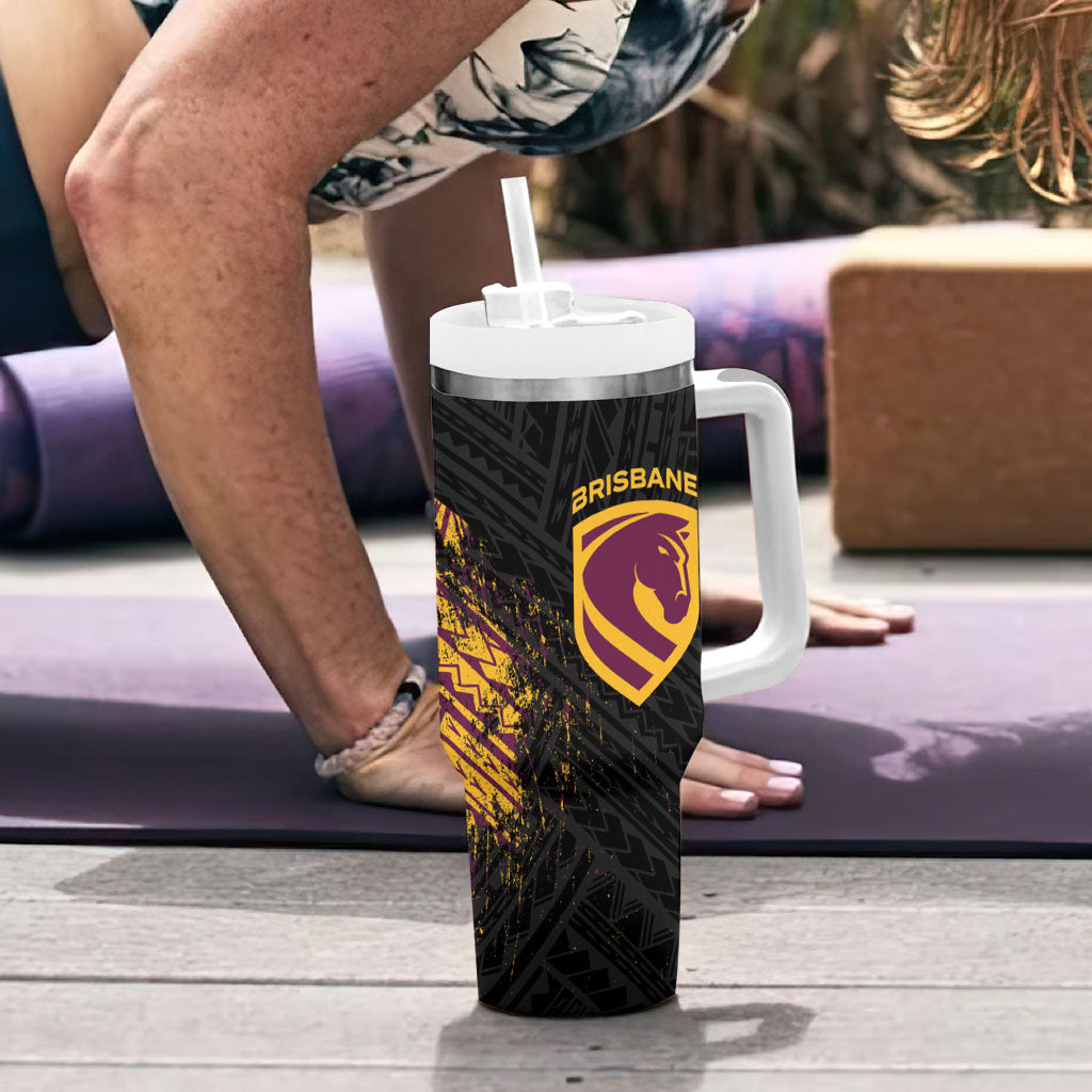 Brisbane Broncos Rugby Tumbler With Handle Tribal Polynesian Power Art - Lightning Mascot