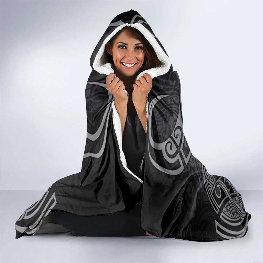 Penrith Panthers Rugby Hooded Blanket Polynesian Tribal Panther Warrior Black Grey Pattern