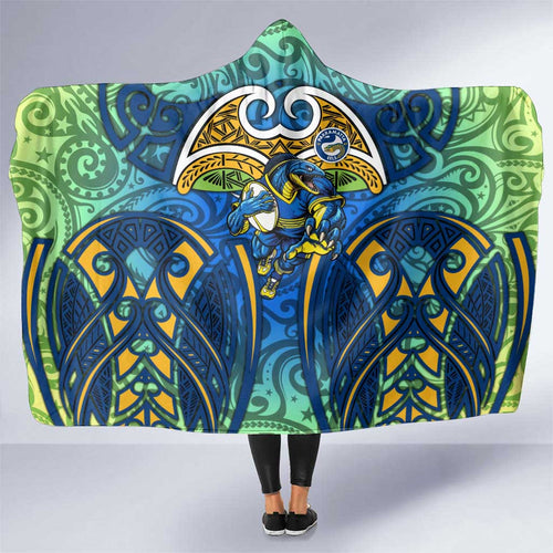 Parramatta Eels Rugby Hooded Blanket Polynesian Tribal Eel Warrior Blue Gold Pattern