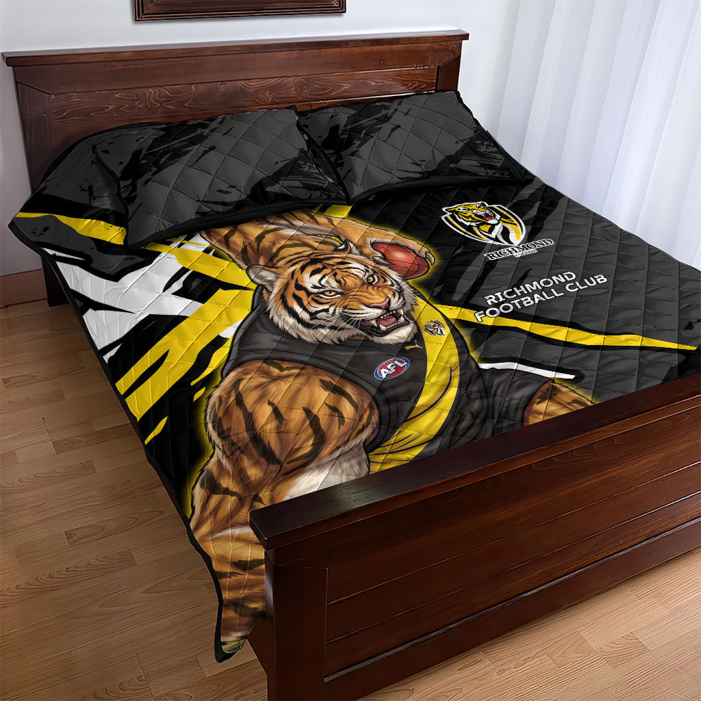 Richmond Football Club Quilt Bed Set Tigers Muscular Mascot Graphic - Abstract Paint Splatter Art