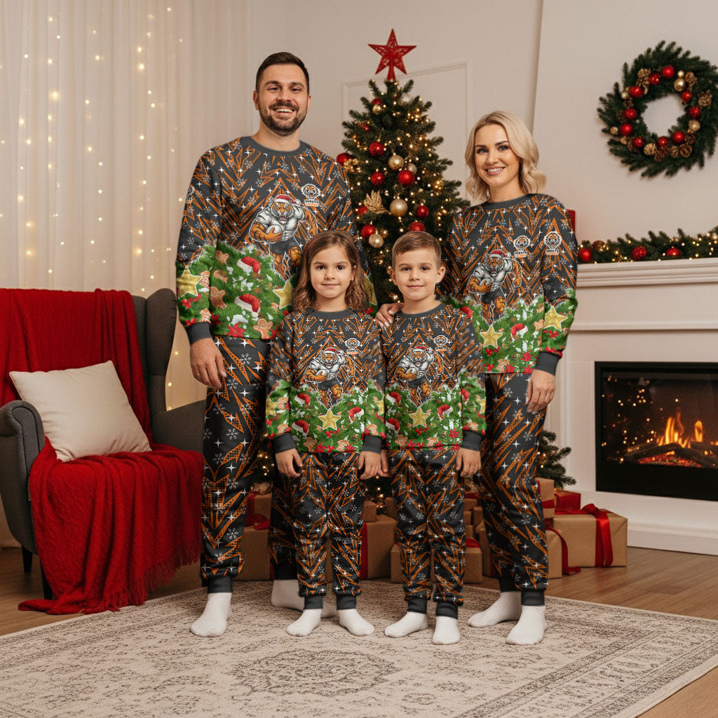 Personalised Wests Tigers Rugby Christmas Pajama Set Santa Rugby Mascot - Pine Wreath Festive