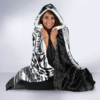 Personalized Collingwood Magpies Polynesian Hooded Blanket Tribal Chest and Sleeve Tattoo Heritage Warrior