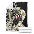 Personalized Collingwood Magpies Blanket Polynesian Tribal Magpie Mascot With Hibiscus Floral Art