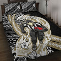 Personalized Collingwood Magpies Quilt Bed Set Polynesian Tribal Magpie Mascot With Hibiscus Floral Art