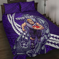 Personalized Fremantle Dockers Quilt Bed Set Polynesian Tribal Freo Mascot With Hibiscus Floral Art