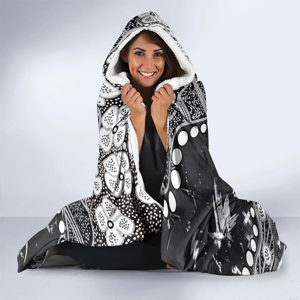 Personalized Collingwood Magpies Hooded Blanket Aboriginal Pattern with Graffiti Style