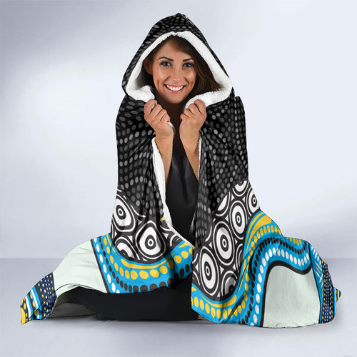 Gold Coast Titans Hooded Blanket The Scream of Lightning Eyes - Indigenous Dot Ripping Effect