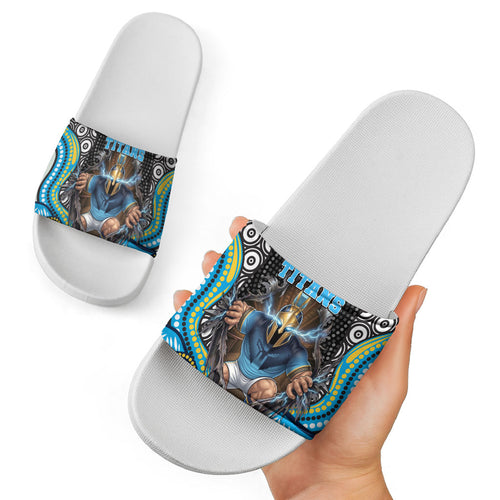 Gold Coast Titans Slide Sandals The Scream of Lightning Eyes - Indigenous Dot Ripping Effect