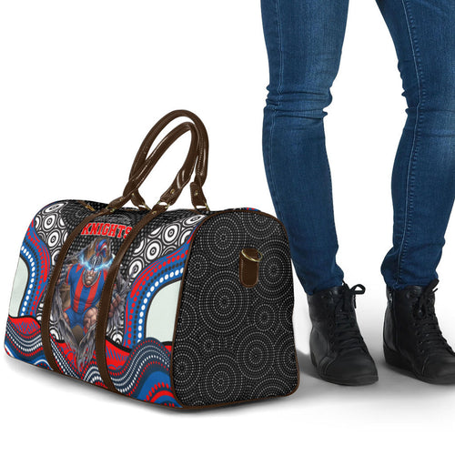 Newcastle Knights Travel Bag The Scream of Lightning Eyes - Indigenous Dot Ripping Effect