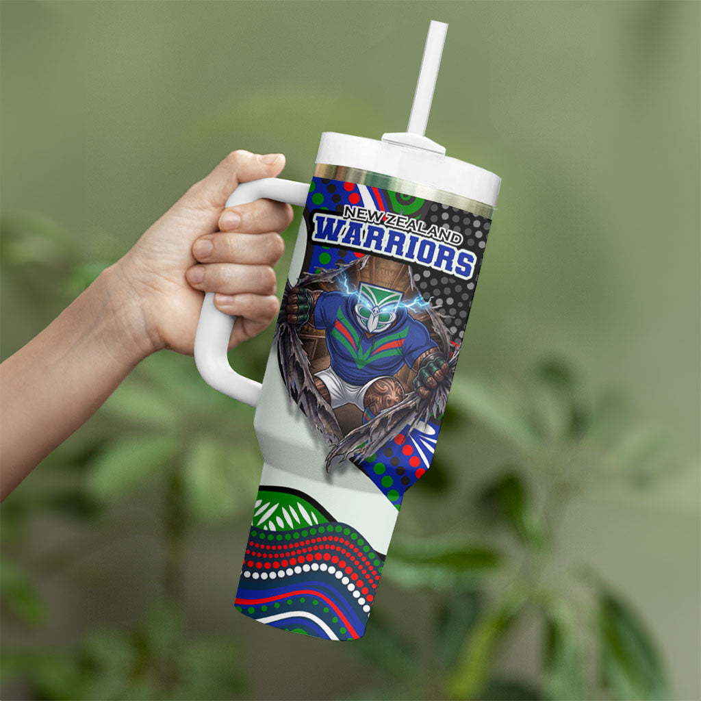 New Zealand Warriors Tumbler With Handle The Scream of Lightning Eyes - Indigenous Dot Ripping Effect