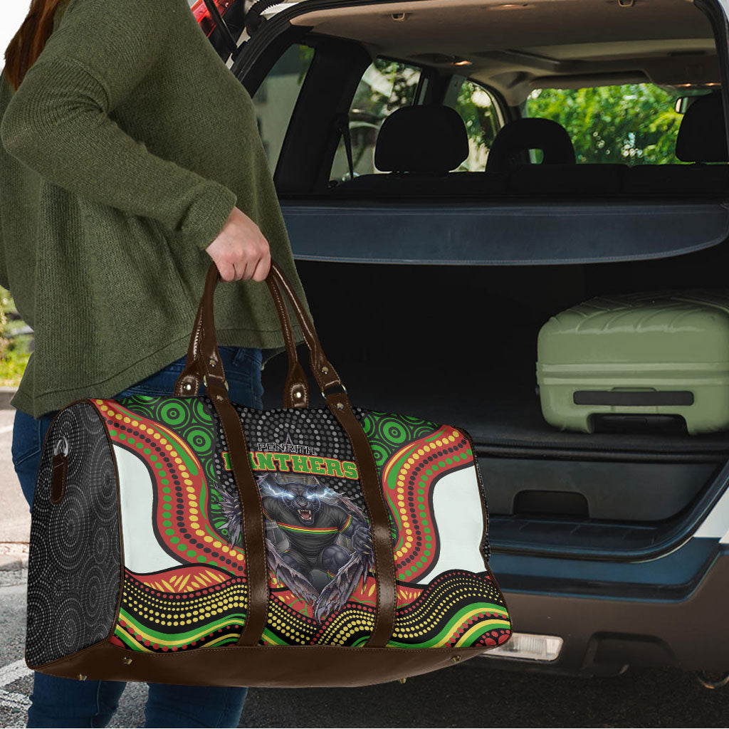 Penrith Panthers Travel Bag The Scream of Lightning Eyes - Indigenous Dot Ripping Effect