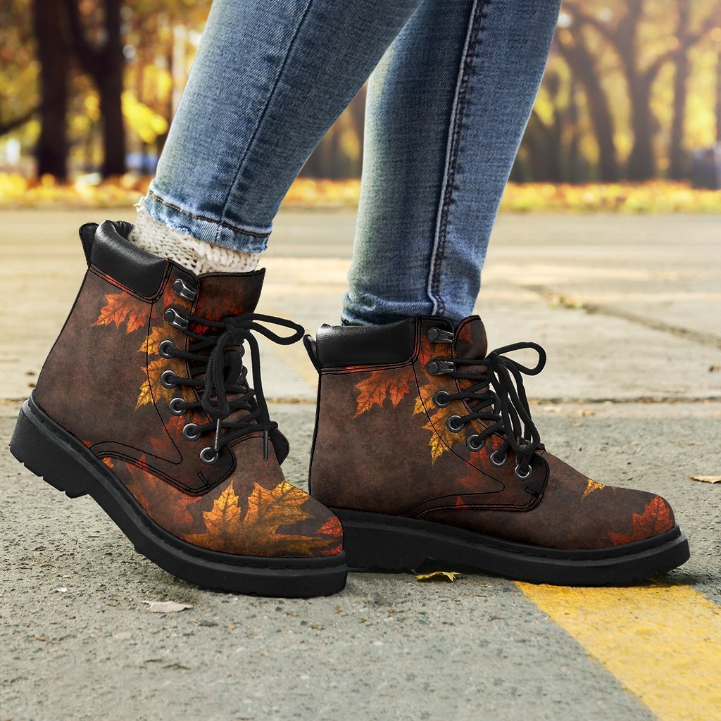 canada-all-season-boots-maple-leaves