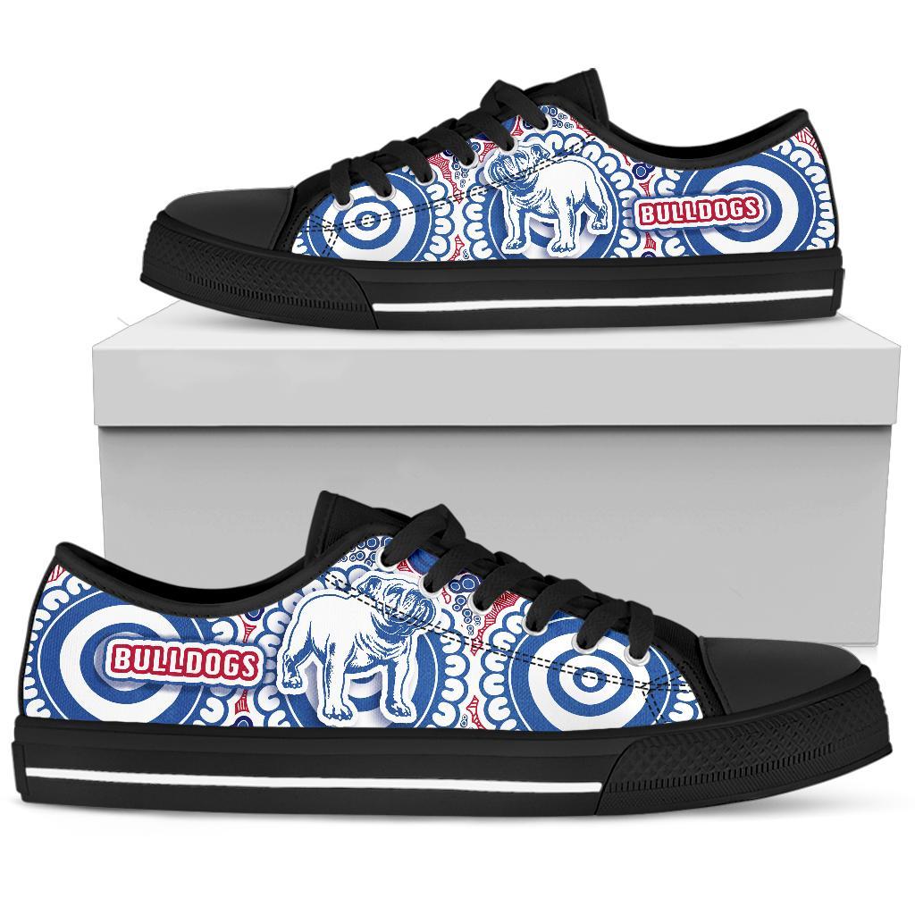 western-low-top-shoe-bulldogs-simple-indigenous